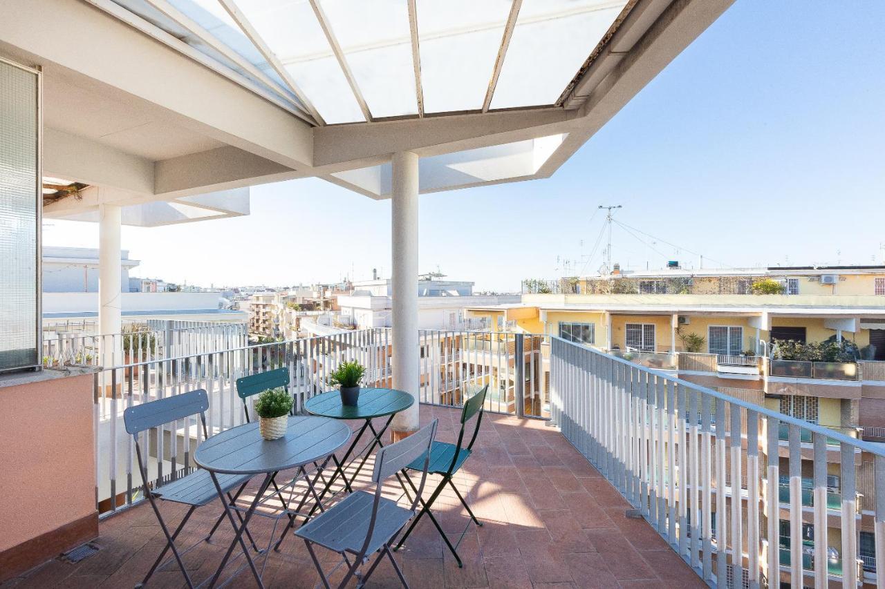 Appartamento Aurelia Sunset Penthouse By In